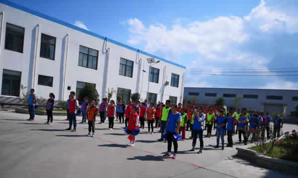 新聞=江蘇綠地成功舉辦“增活力、促和諧”主題運(yùn)動(dòng)會(huì)和召開績效考核總結(jié)大會(huì)02.jpg